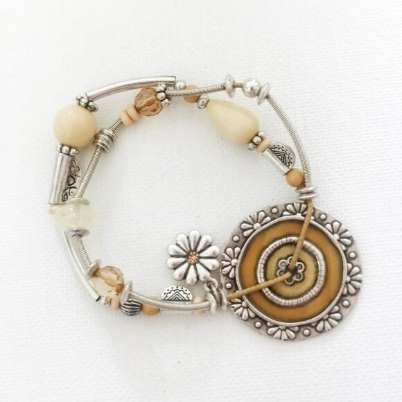 Daisy Western Stretch Bracelet - Picture 1 of 4